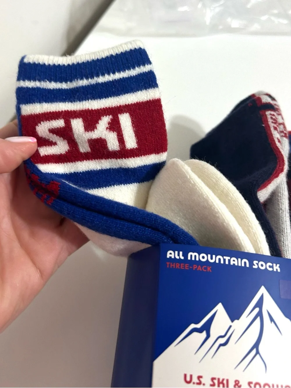 NWT Women’s USA J. Crew 3 Pack of Ski or Snowboard Crew Socks, size 5-9